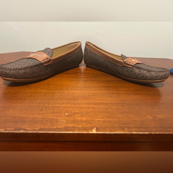 Michael, Michael Kors brown signature Felicia driving moccasin flats 7.5M - Picture 5 of 10